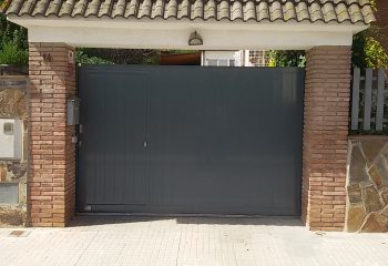 Instal·lació Valles i portes Canceles a Terrassa - Cris Metal